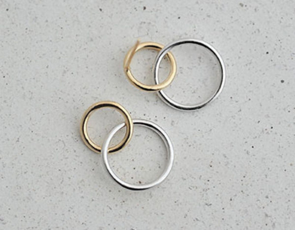 Sterling Silver Intertwined Circle Post Earrings